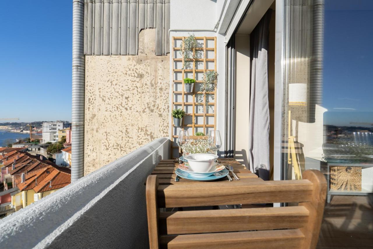 شقة Gaya Avenue Flats - Elegant Contemporary Flats With Balcony فيلا نوفا دي غايا المظهر الخارجي الصورة